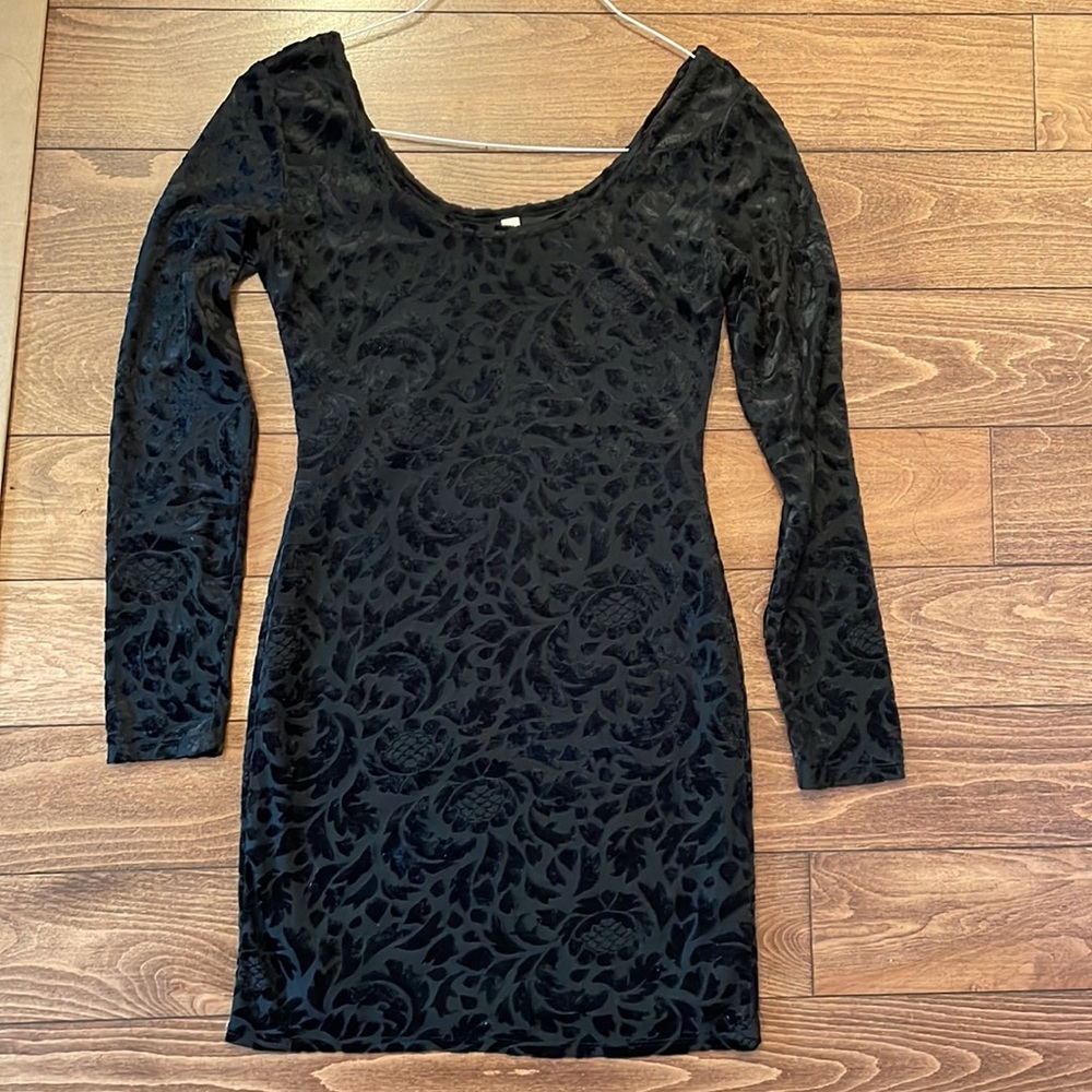 Black Cocktail dress in velvet burn-out size small
